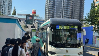 开通首日就排队,上海黄浦这条金融定制公交线路为何这么火?