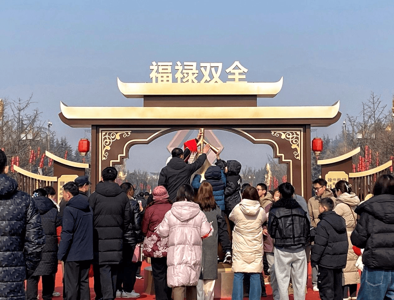 景区资讯｜法门文化景区正月初一日接待游客量突破10万人次