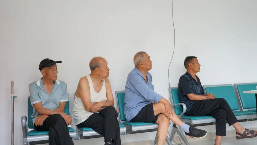 校园资讯丨有医说医：护脑科普进社区，量压送暖惠银龄