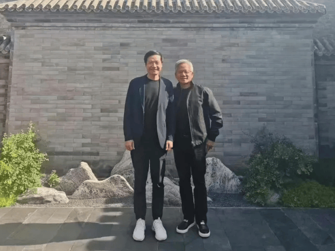 英伟达：中美通吃