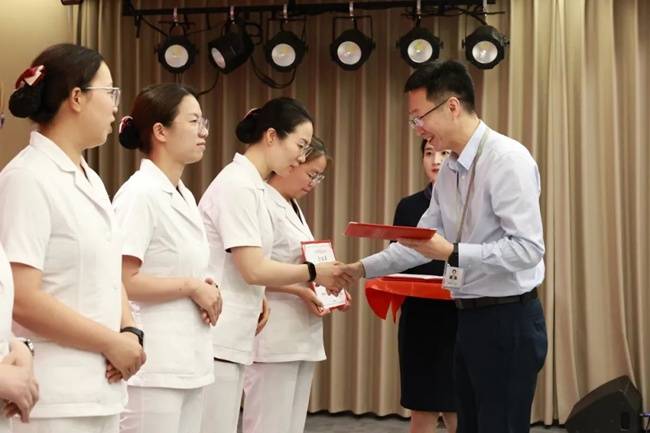 晋江市医院院长陈铭：做“晋江温度”的传递者