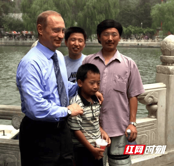 湖南工程师彭湃：我带了醴陵瓷器去北京，期待26年后与普京重逢